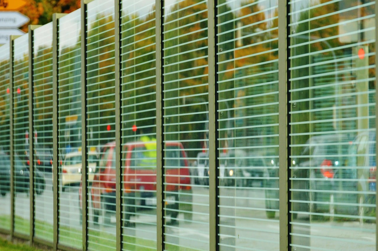 noise-barrier-978213_1280